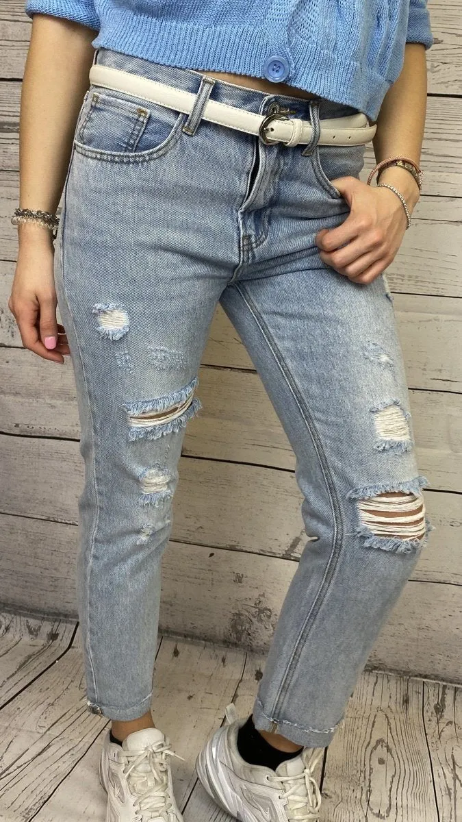 Jeans lavaggio chiaro con strappi