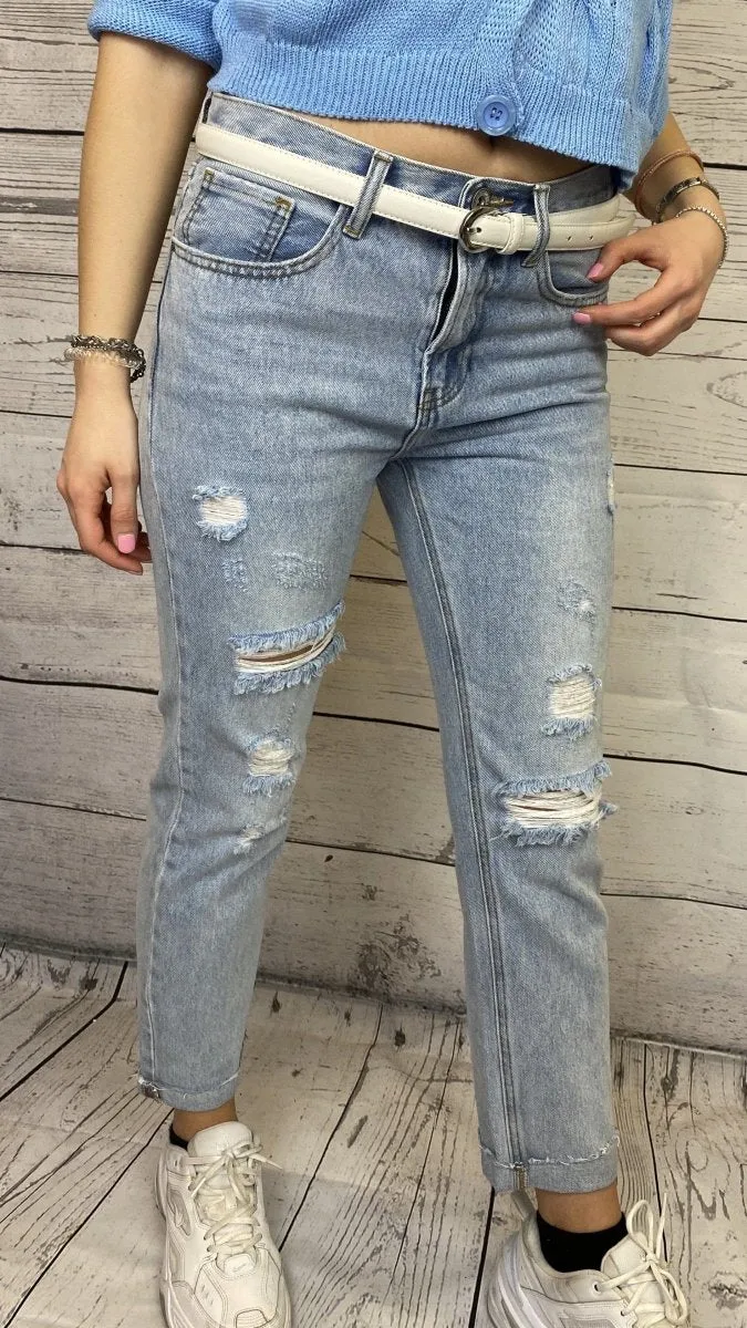 Jeans lavaggio chiaro con strappi