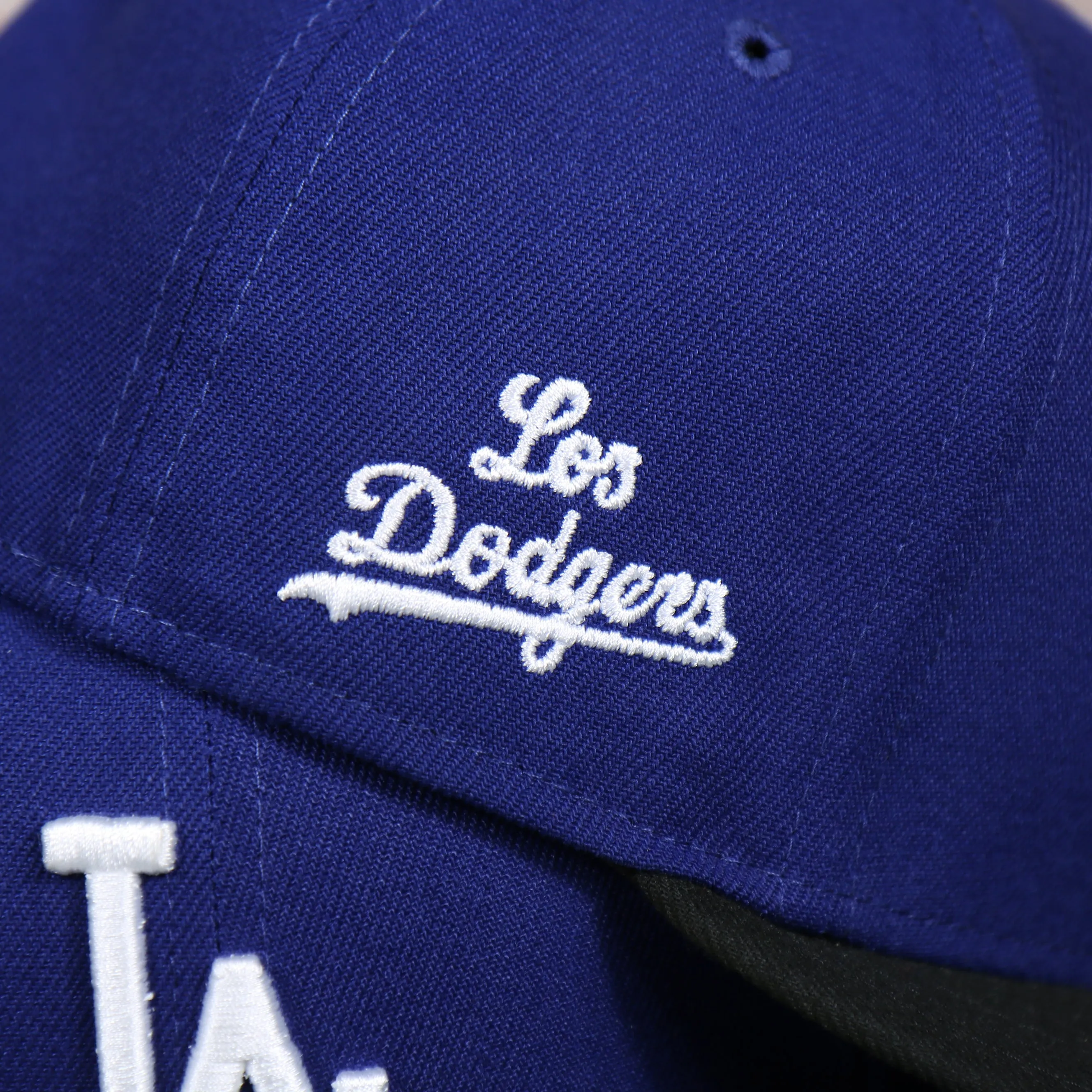 Los Angeles Dodgers 2022 City Connect Side Patch 59Fifty Fitted Cap | New Era Royal/Black