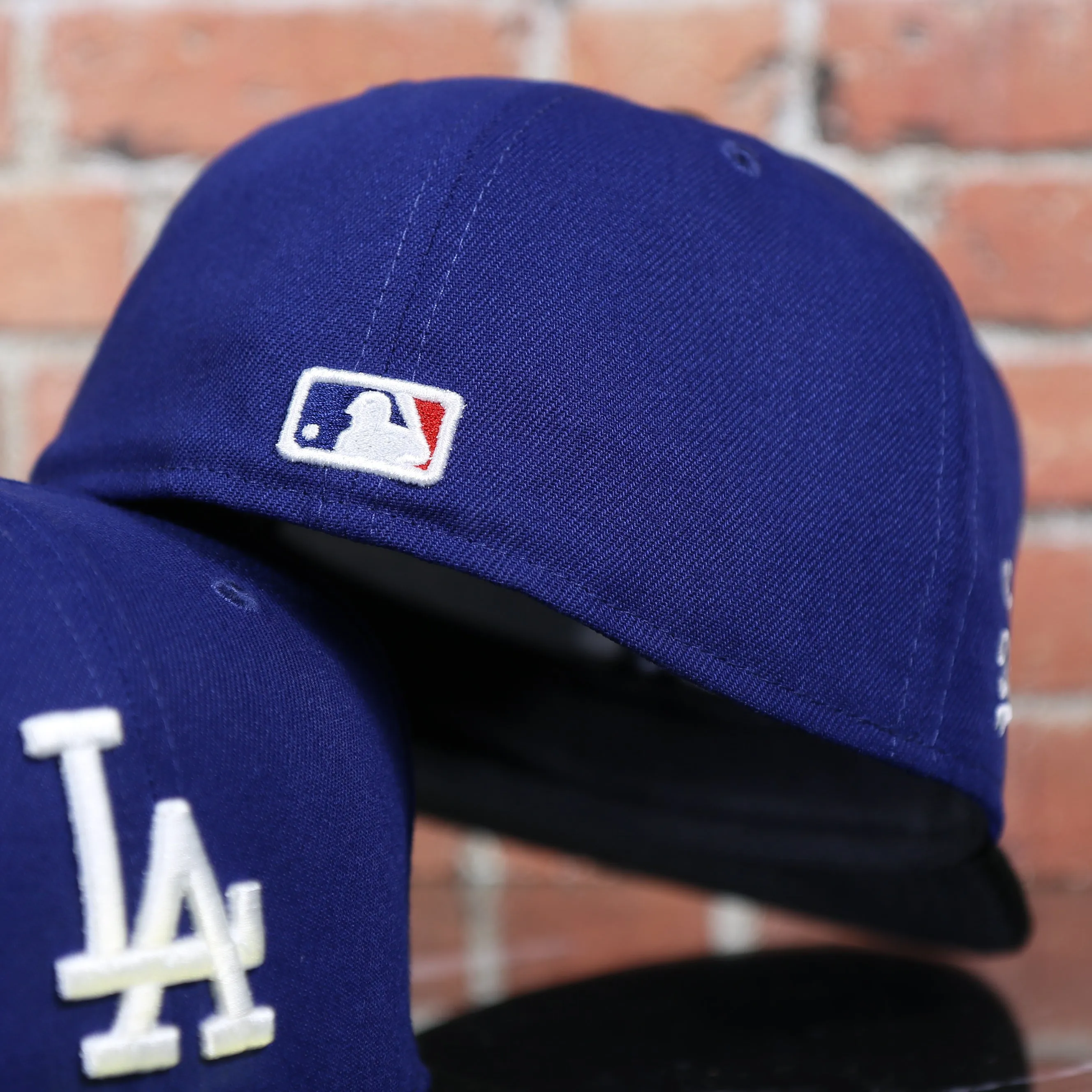 Los Angeles Dodgers 2022 City Connect Side Patch 59Fifty Fitted Cap | New Era Royal/Black