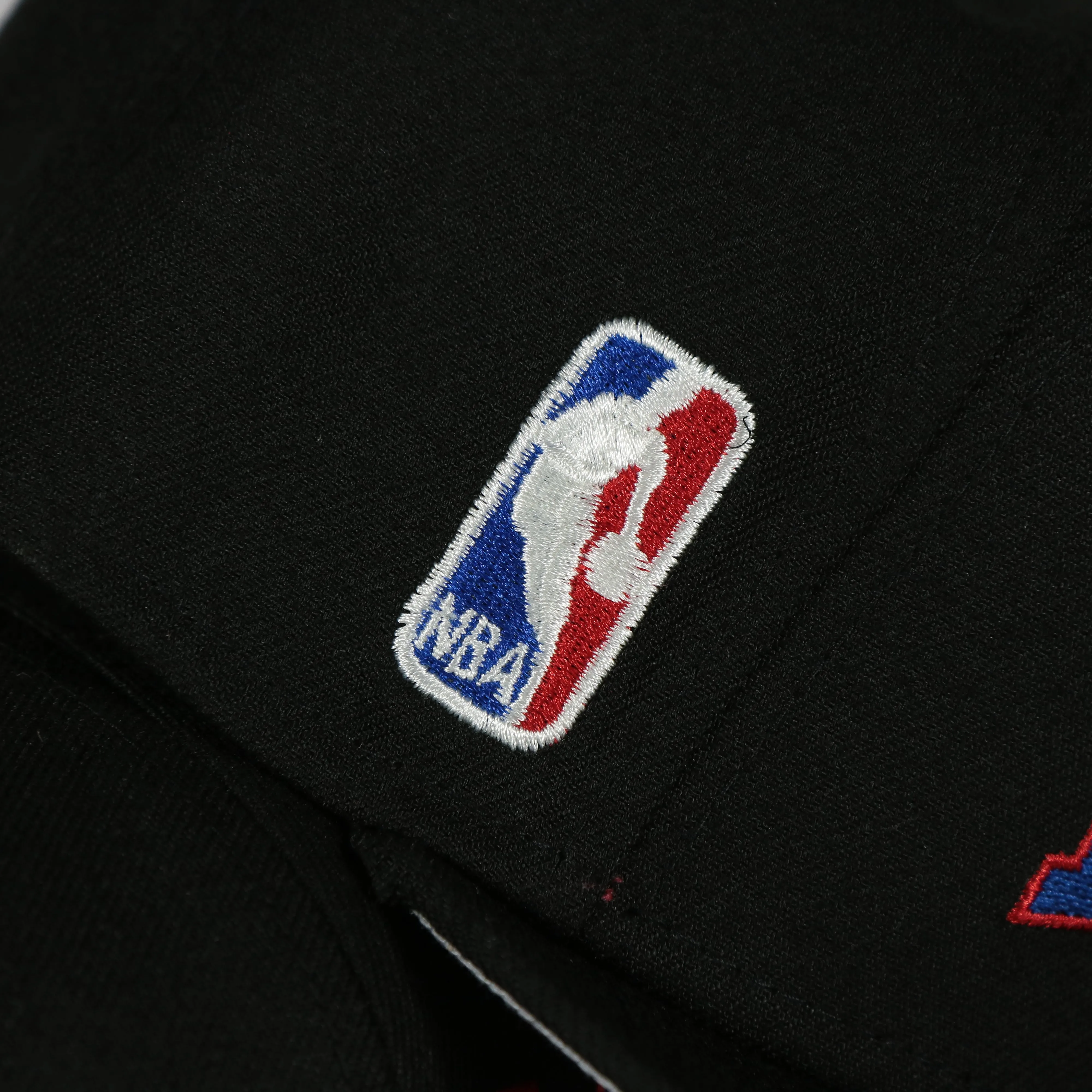 Philadelphia 76ers Wordmark Logo Blend Grey Bottom 9Fifty Snapback Cap | Black 950 Snap Cap