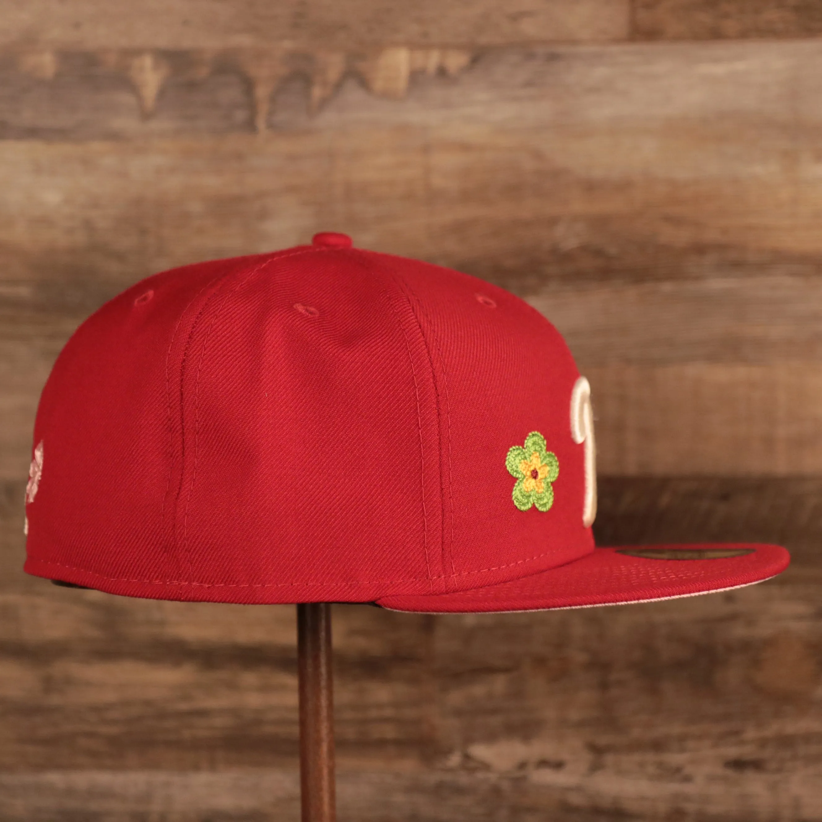 Philadelphia Phillies All Over Floral Pattern Flower Crotchet Side Patch Pink Bottom 59Fifty Fitted Cap