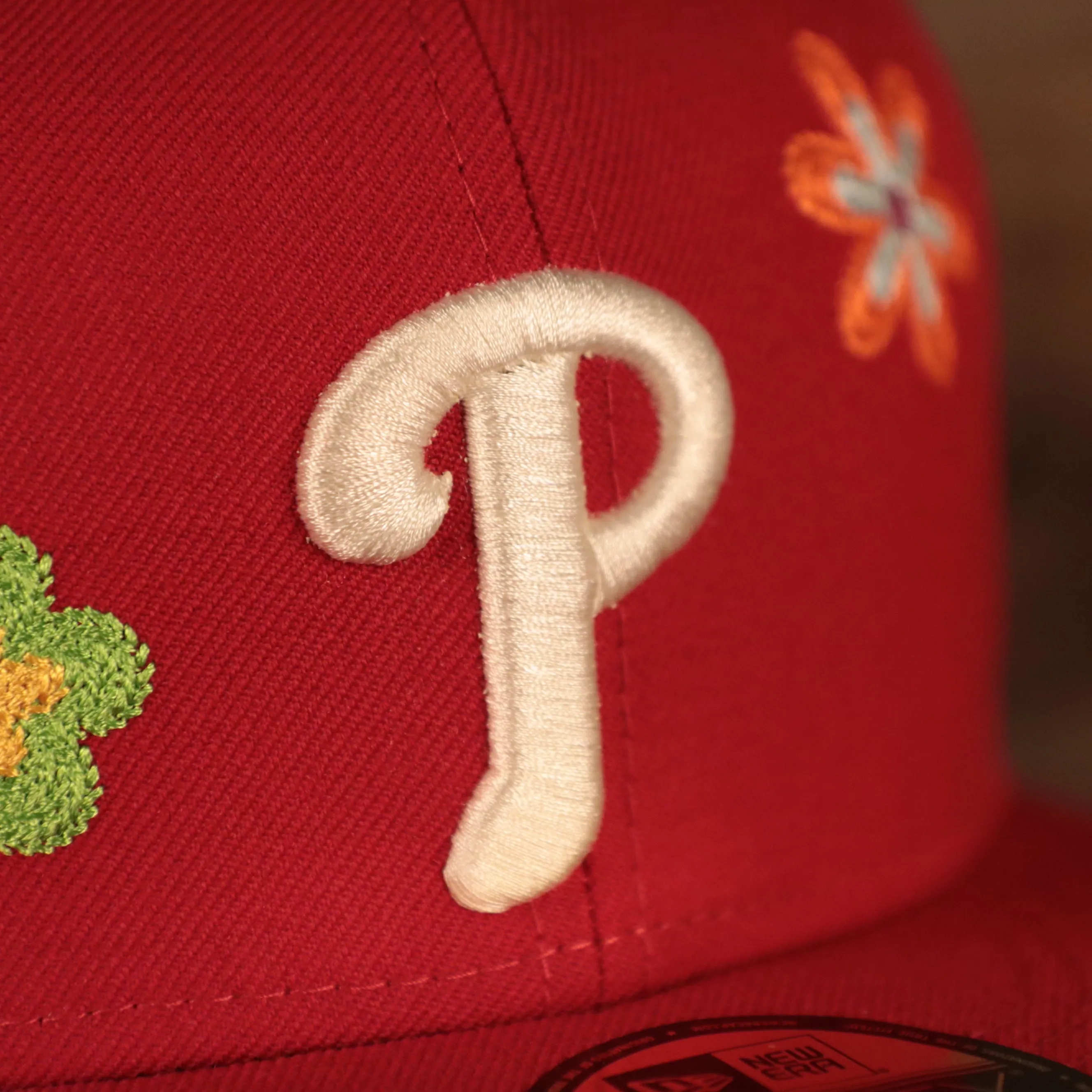 Philadelphia Phillies All Over Floral Pattern Flower Crotchet Side Patch Pink Bottom 59Fifty Fitted Cap