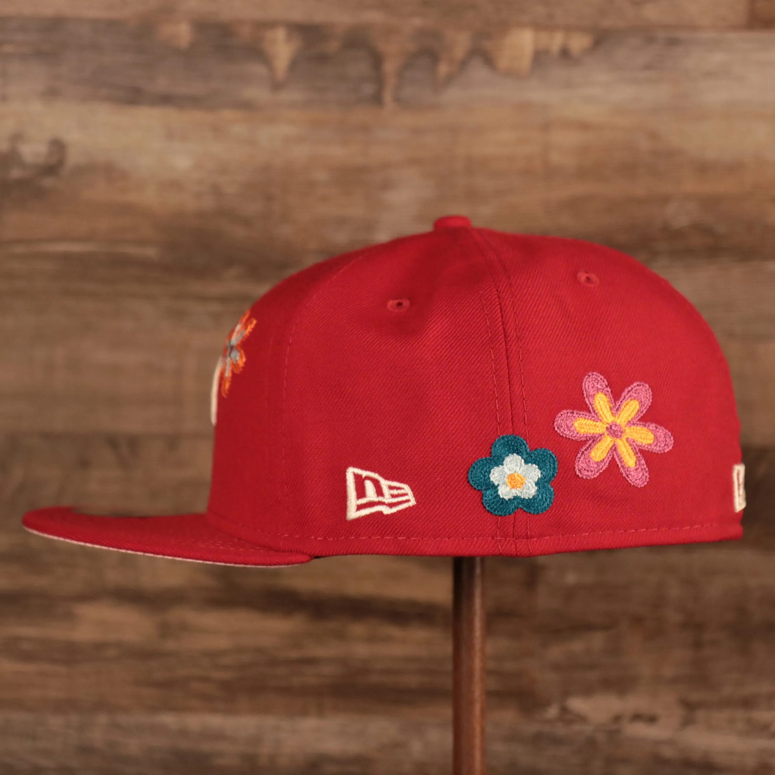 Philadelphia Phillies All Over Floral Pattern Flower Crotchet Side Patch Pink Bottom 59Fifty Fitted Cap