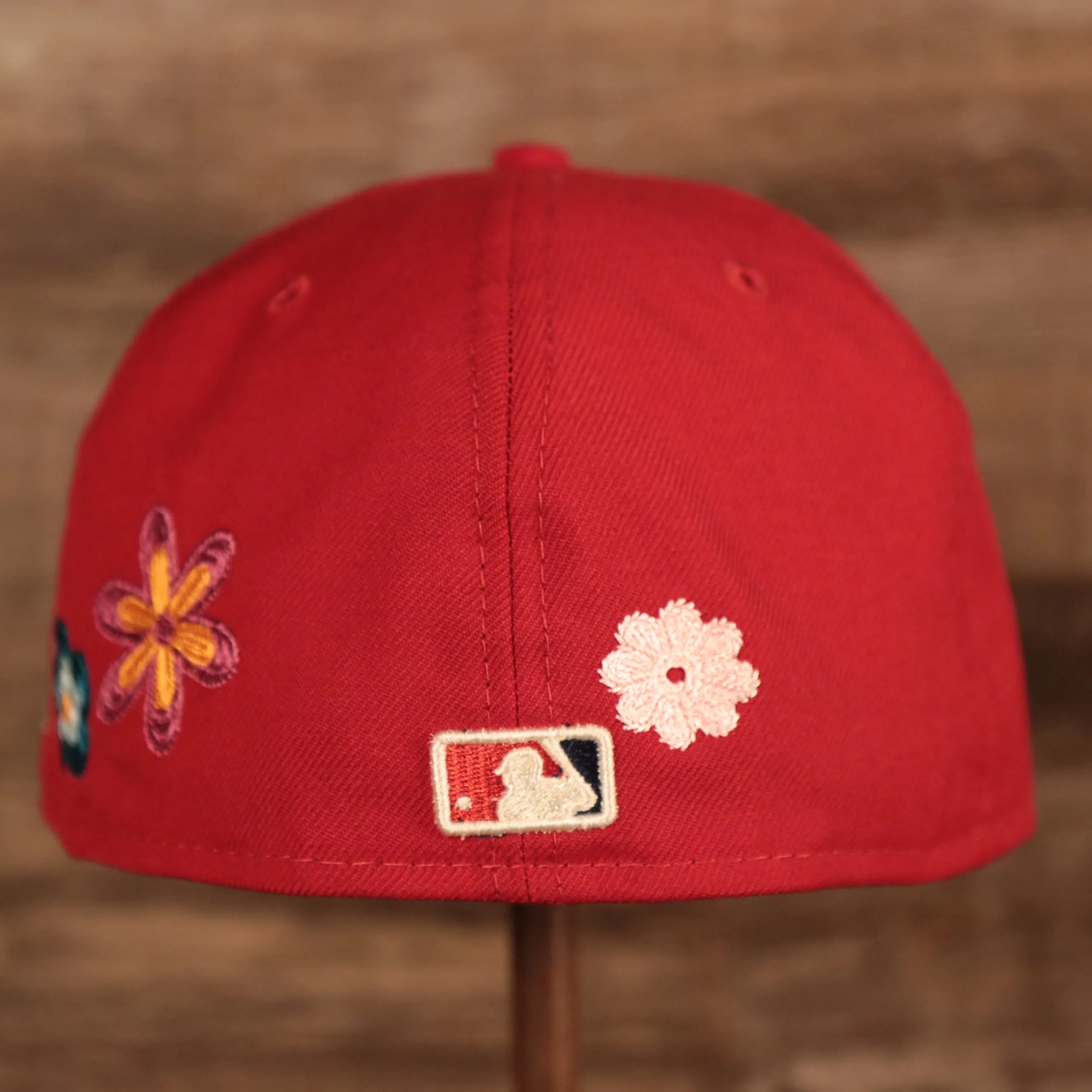 Philadelphia Phillies All Over Floral Pattern Flower Crotchet Side Patch Pink Bottom 59Fifty Fitted Cap