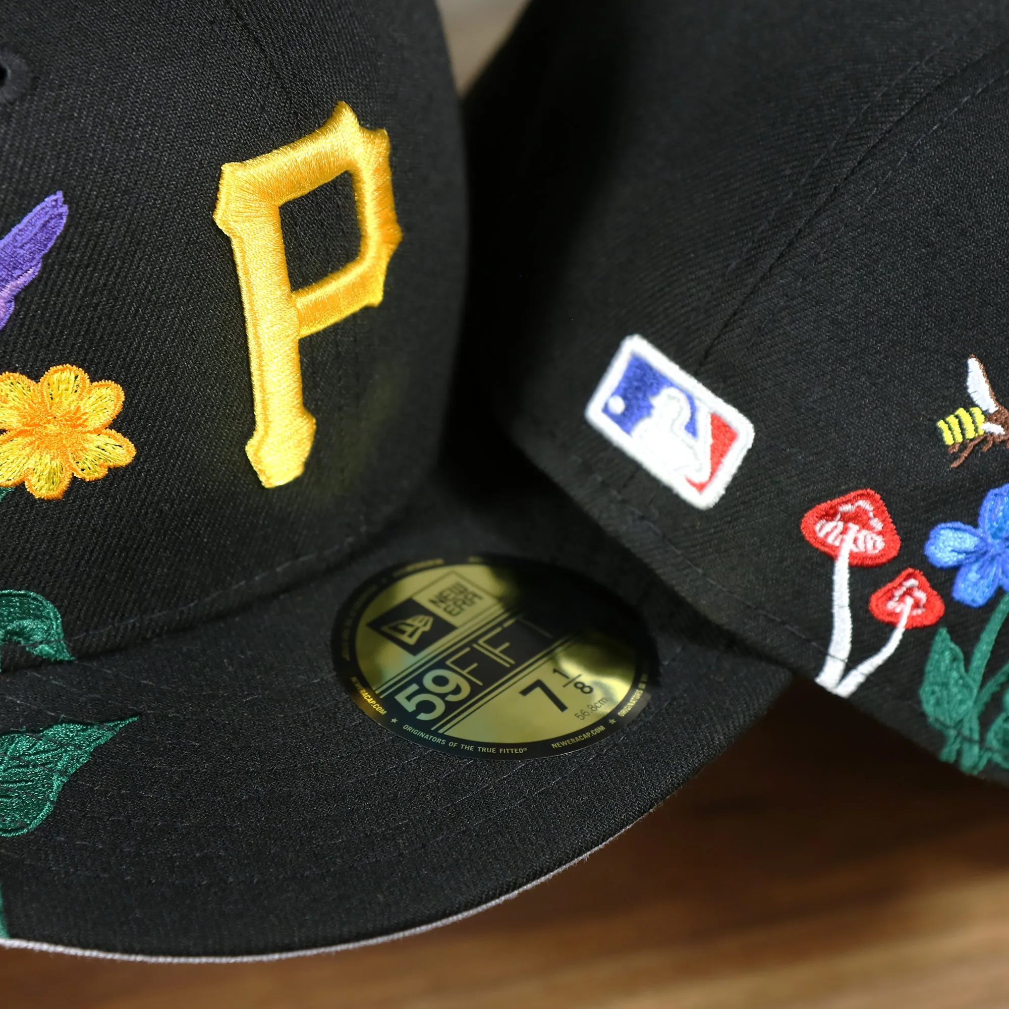 Pittsburgh Pirates Gray Bottom Bloom Spring Embroidery 59Fifty Fitted Cap | Black 59Fifty Cap