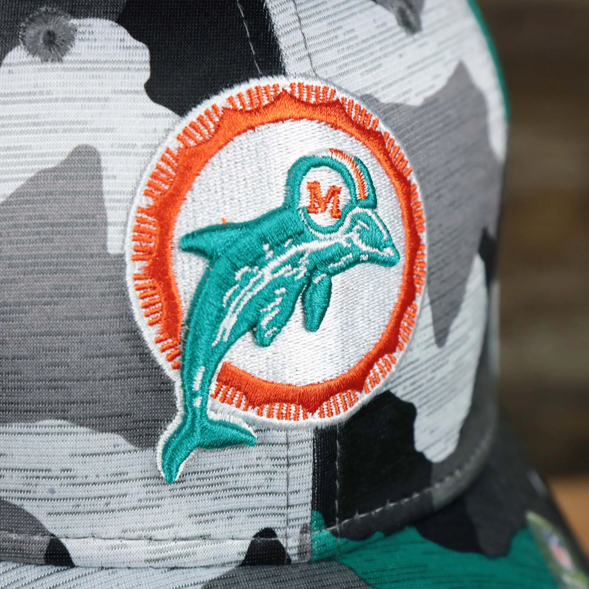 Throwback Miami Dolphins OnField NFL Summer Training 2022 39Thirty Camo FlexFit Cap | New Era Turquoise