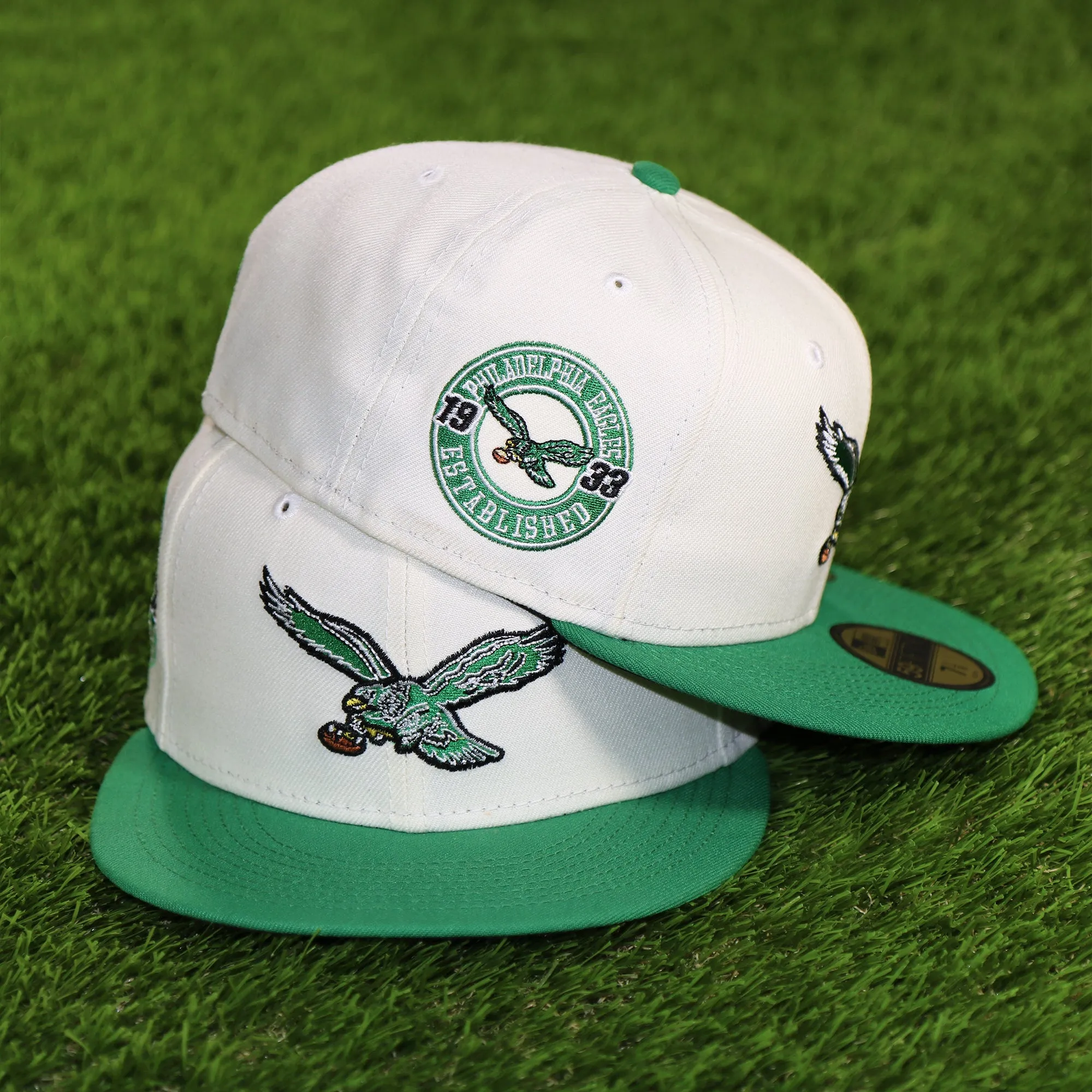 Throwback Philadelphia Eagles Chrome Logo NFL Eagles Side Patch 59Fifty Fitted Cap | Cream Fitted Cap