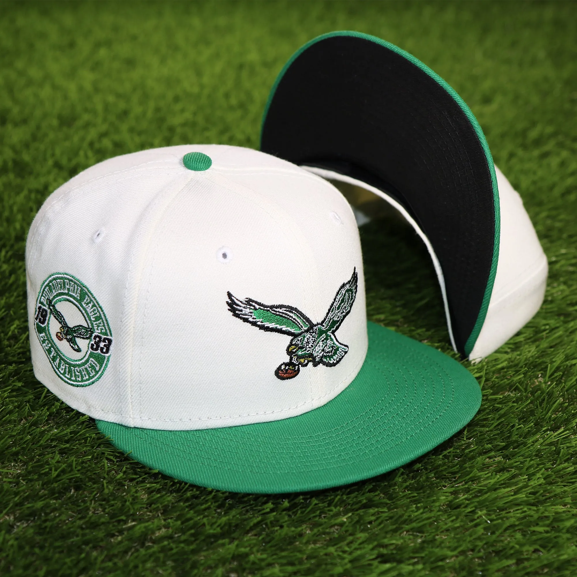 Throwback Philadelphia Eagles Chrome Logo NFL Eagles Side Patch 59Fifty Fitted Cap | Cream Fitted Cap