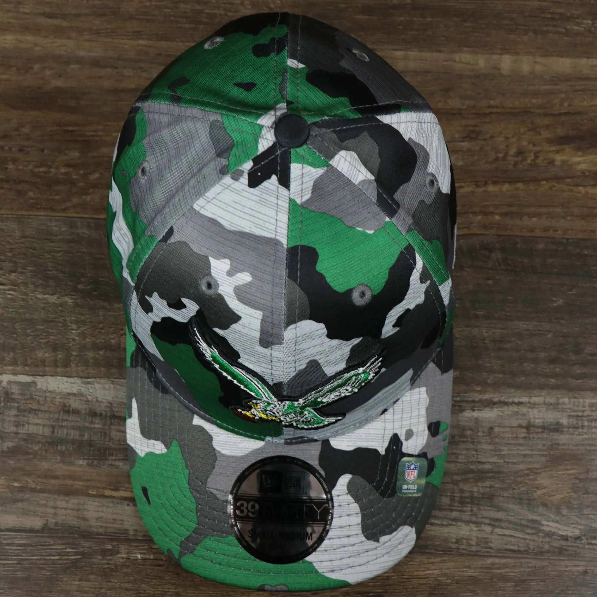 Throwback Philadelphia Eagles OnField NFL Summer Training 2022 39Thirty Camo FlexFit Cap | New Era Kelly Green