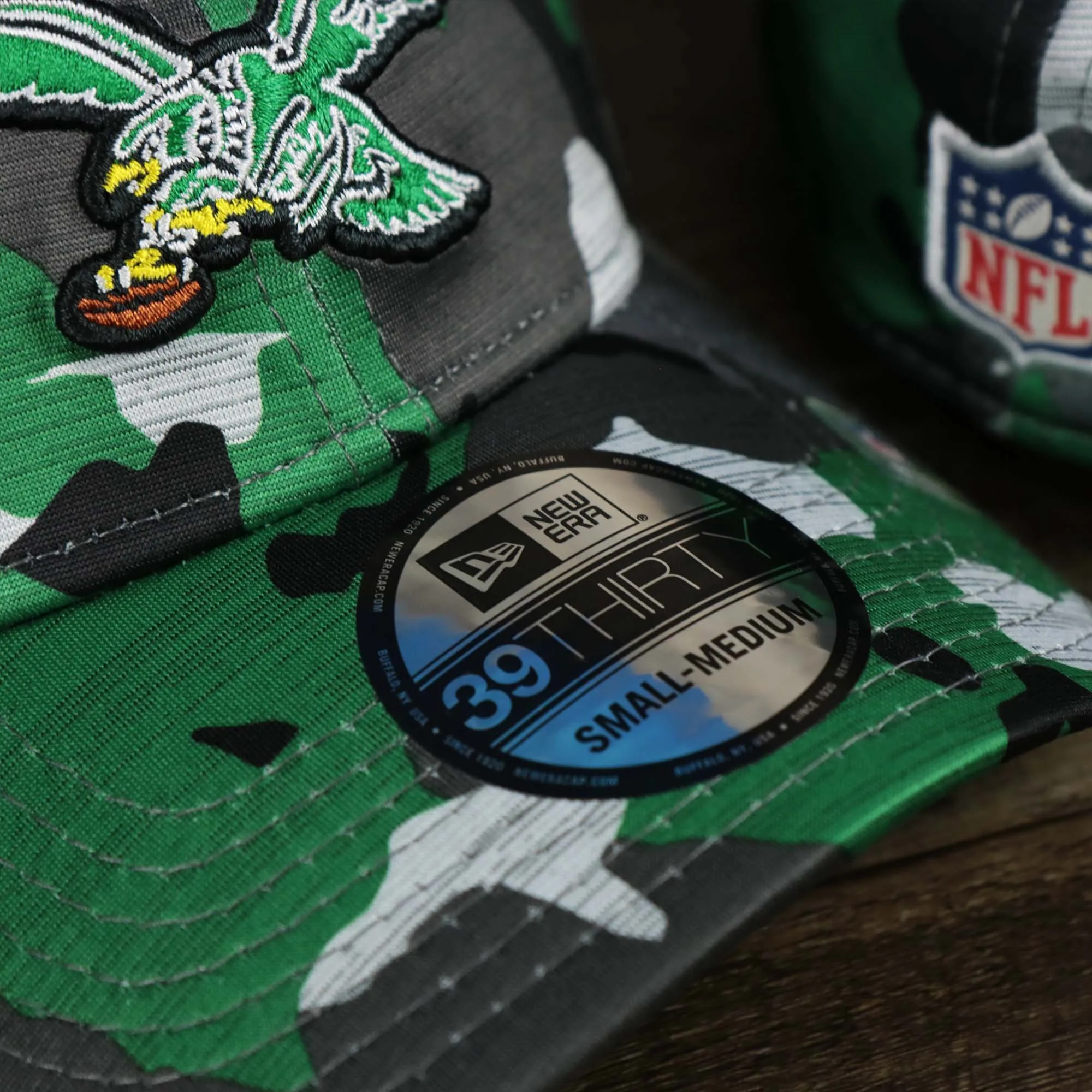 Throwback Philadelphia Eagles OnField NFL Summer Training 2022 39Thirty Camo FlexFit Cap | New Era Kelly Green