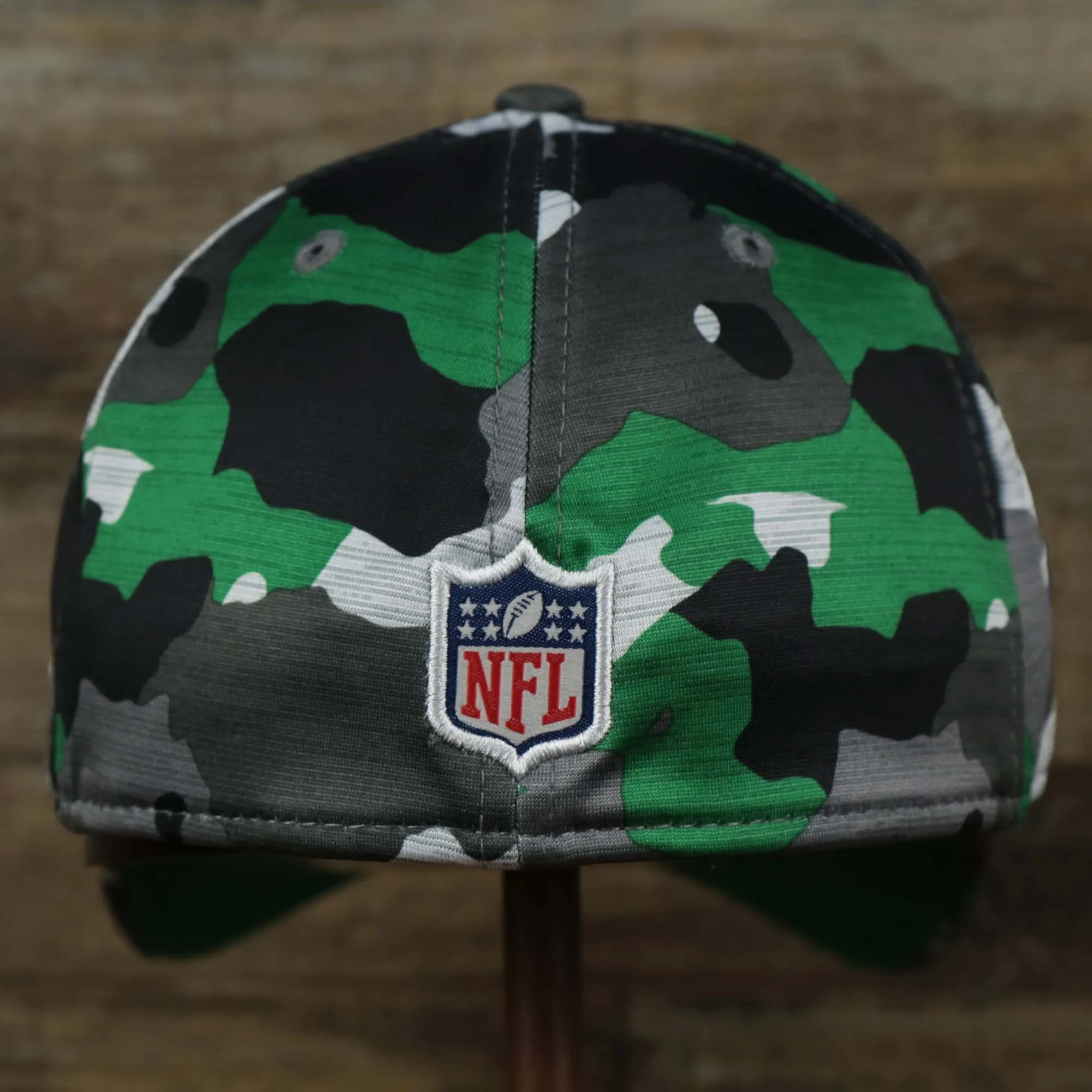 Throwback Philadelphia Eagles OnField NFL Summer Training 2022 39Thirty Camo FlexFit Cap | New Era Kelly Green